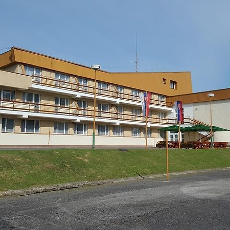 Hotel Banik Divékrudnó Kültér fotó