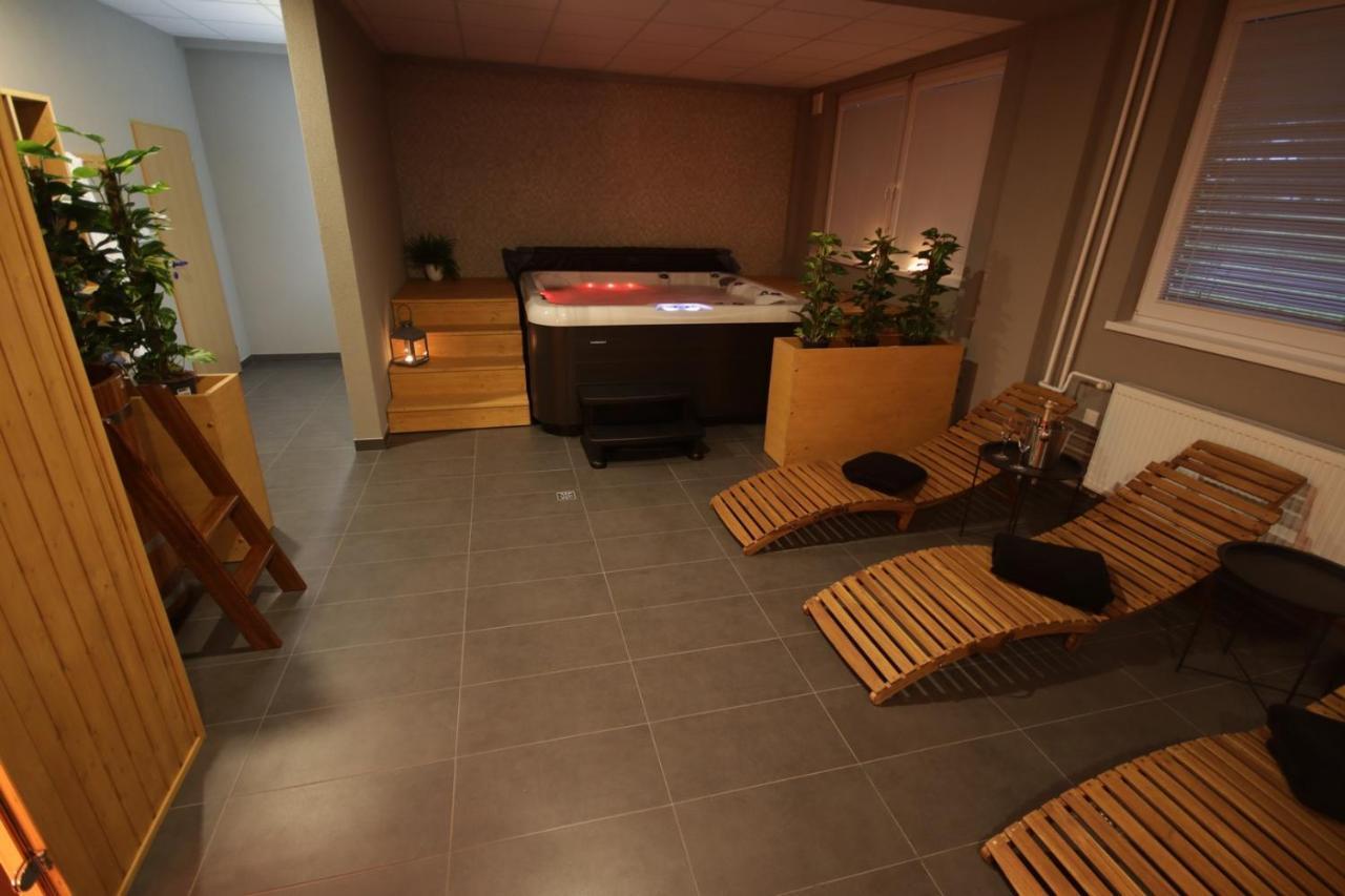 Hotel Banik Divékrudnó Kültér fotó