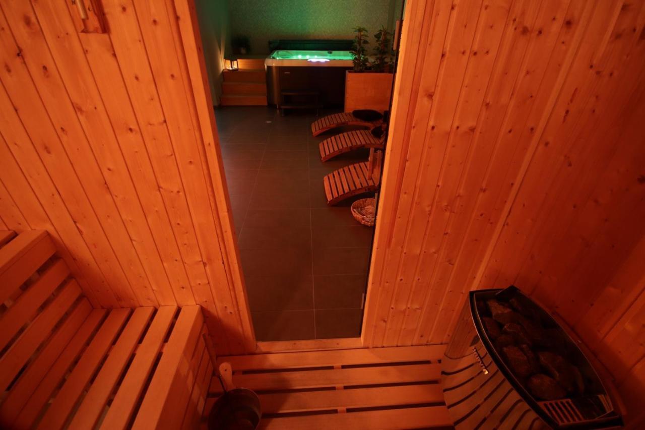 Hotel Banik Divékrudnó Kültér fotó